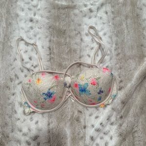 Victoria’s Secret PINK white floral bra size 32c
